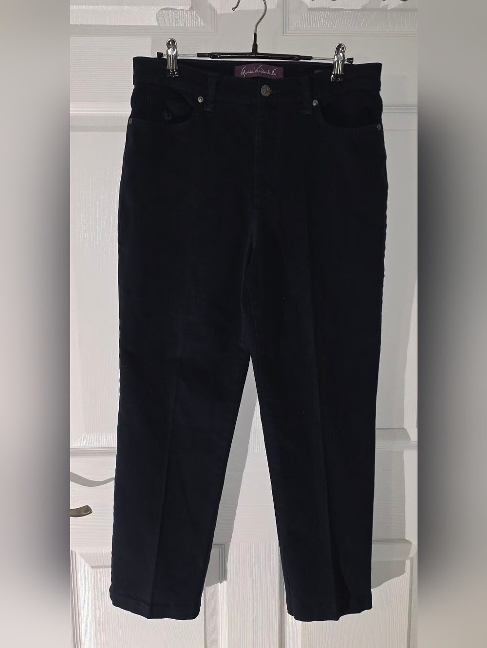 Gloria Vanderbilt Straight Leg Jeans in Black